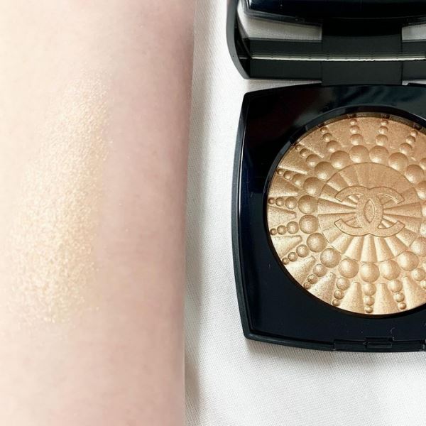 Свотчи новой коллекции макияжа Chanel Le Blanc Makeup Collection Spring 2021 — Swatches