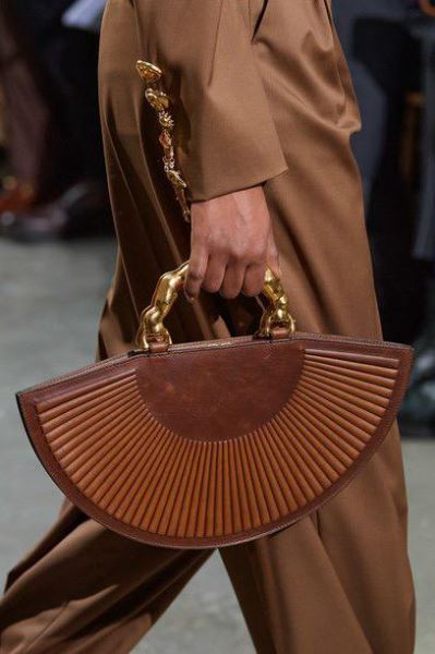 Красивые сумки на Неделе моды в Париже